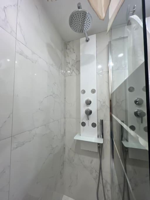 Maison Appartement Triplex Avec Jacuzzi Et Sauna Saint-Etienne  Exterior foto