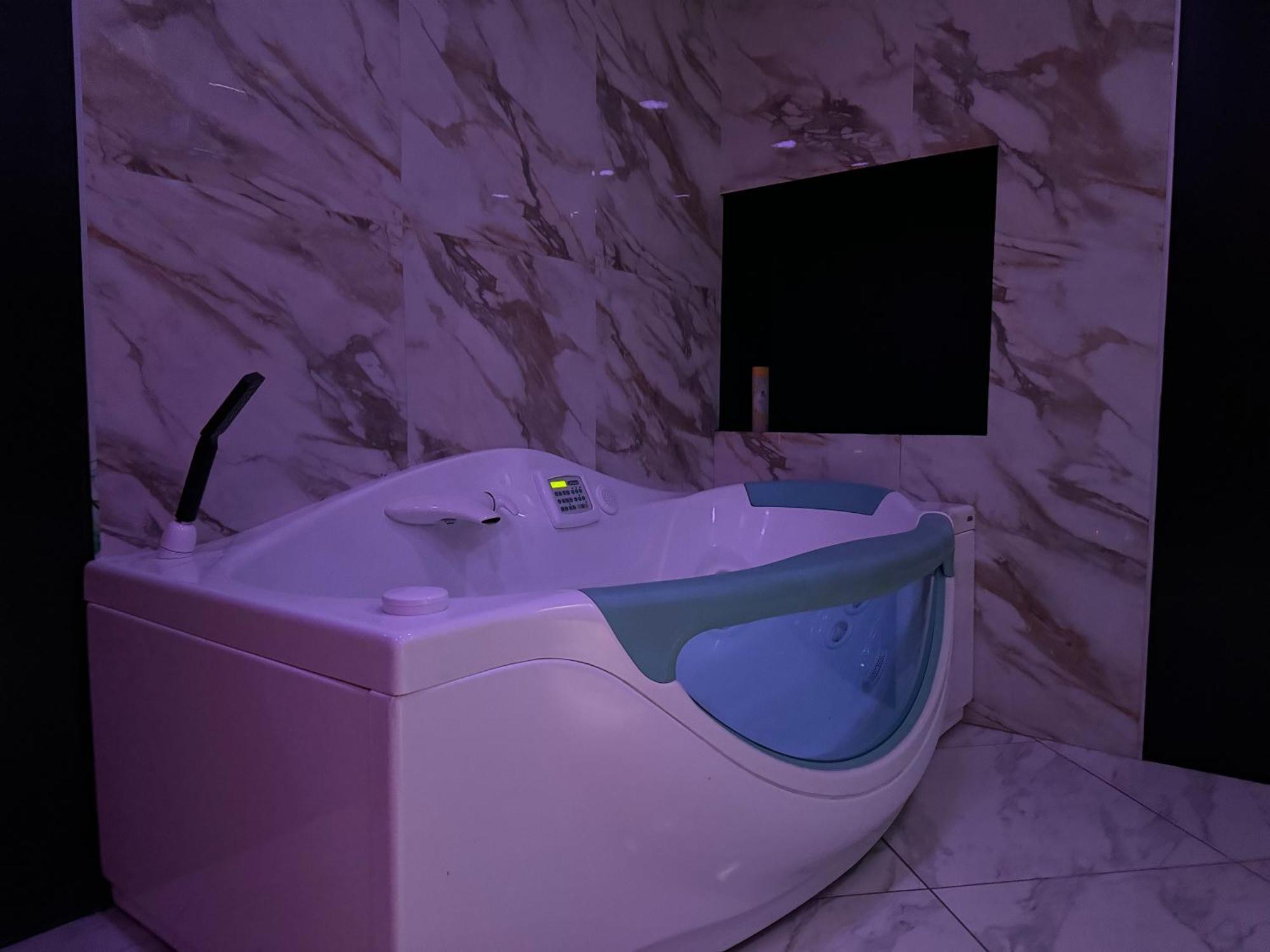 Maison Appartement Triplex Avec Jacuzzi Et Sauna Saint-Etienne  Exterior foto